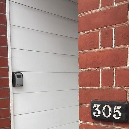 305 High Town Road Vandrarhem Luton  Exteriör bild